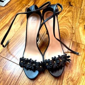 J Crew Made in Italy Heels Size 6.5 Black Flowers